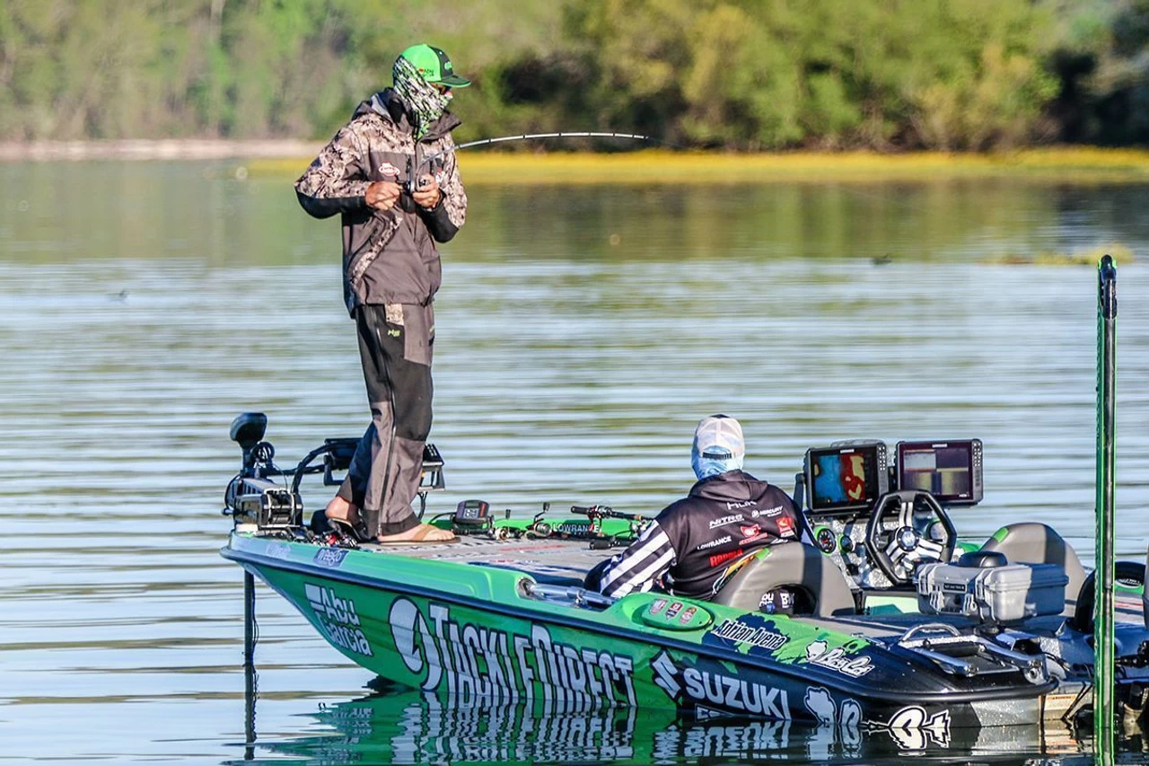 Abu Garcia Adrian Avenas Fantasista Premier/REVO4 STX RH Spinnerbait Combo - Image 4