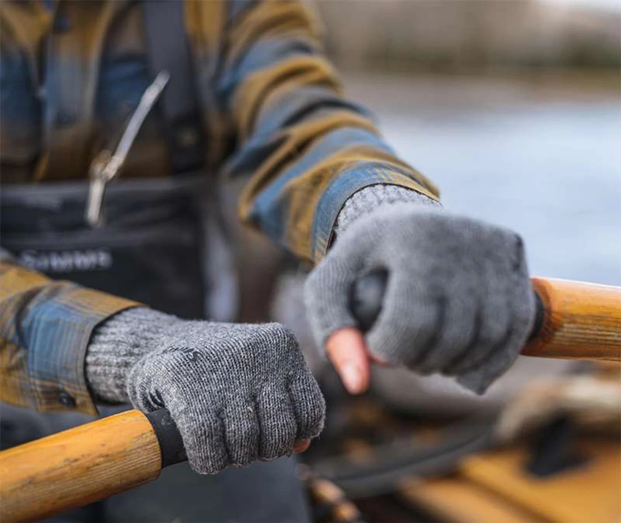 Simms Wool Half Finger Mitt - Steel - Image 3